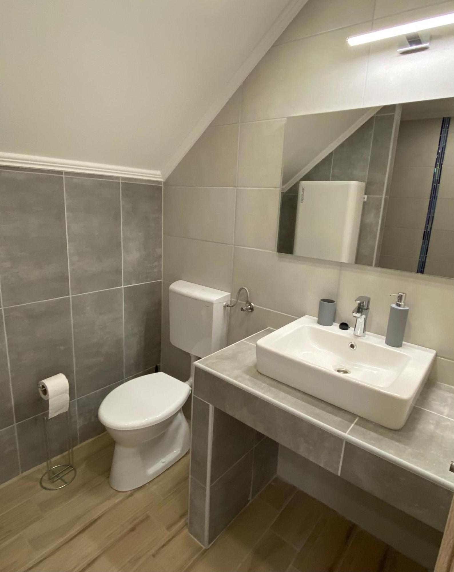 Bike & Fun Apartments - Balatonakarattya Quarto foto